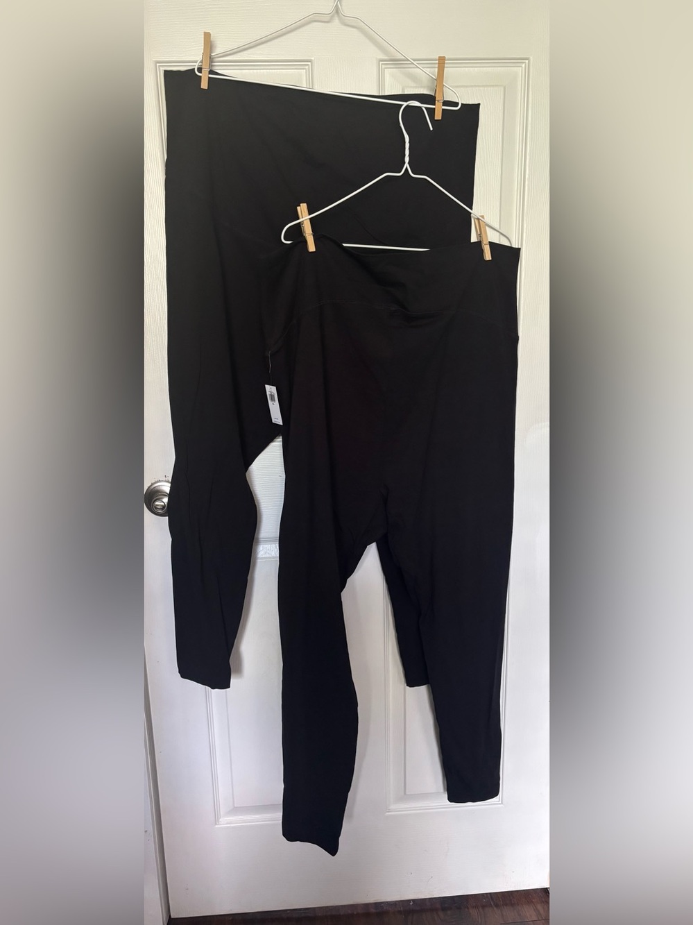 2 Old Navy maternity leggings, size XXL